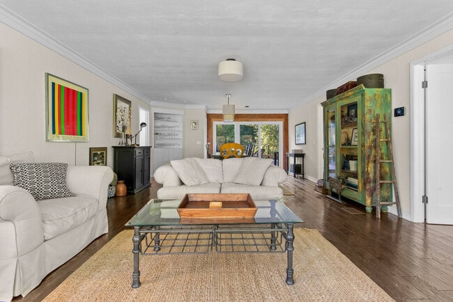 Building Photo - 327 Co Rd 12 Unit SI ID1492967P