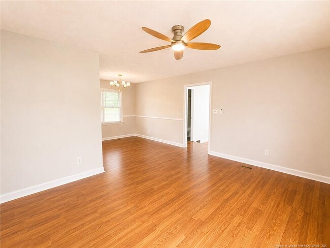 Photo - 1506 Swainey Ave
