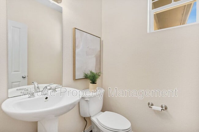Photo - 2104a 18th Avenue