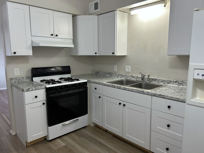 Photo - 940 Chelwood Park Blvd NE Apartment Unit 3