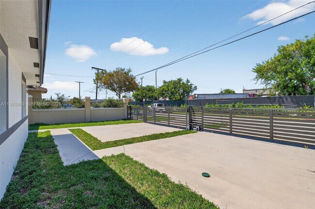 Photo - 2492 SW 44th St Unidad 2492