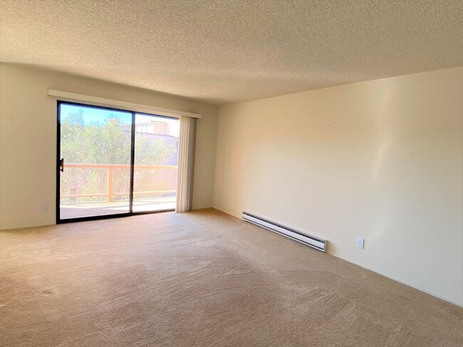 Photo - One Bedroom Condo Available in Watergate Community/Emeryville!