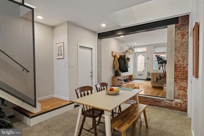 Photo - 2332 E Fletcher St