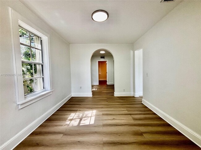 Building Photo - 8240 NE 3rd Ave Unit UPPER