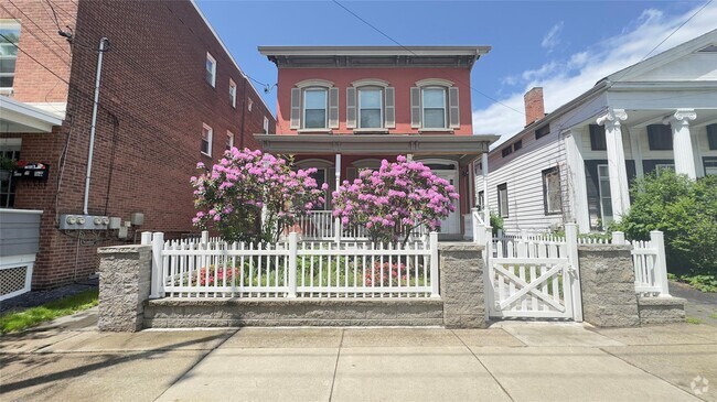 Building Photo - 30 N Clover St Unit 1 Rental
