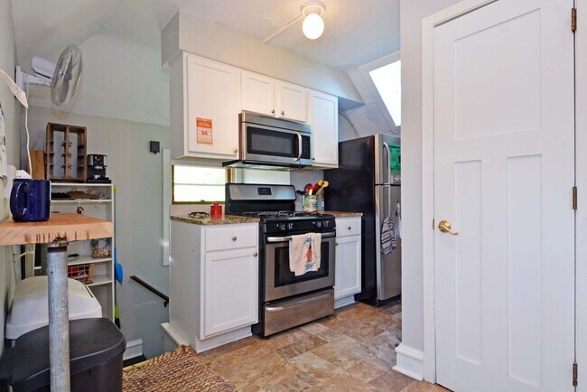 Photo - 1920 1st Ave S Unit #3