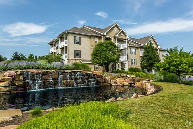 The Boulders at Katy Trail Apartments For Rent in Saint
