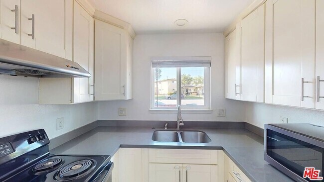 Photo - 2129 Monroe St