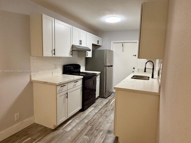 Photo - 2560 Riverland Dr Unidad F2