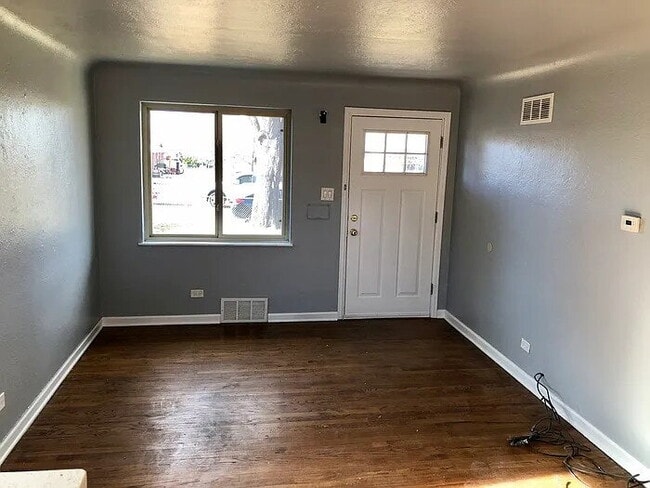 Photo - City Park Gem! Pet Friendly 2-bed 1-bath duplex with parking included!