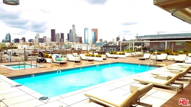 Photo - 530 S Hewitt St Unit 556