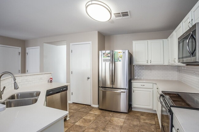 Photo - 10952 W Elm St