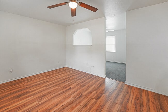 Photo - 720 Pritchett Ln