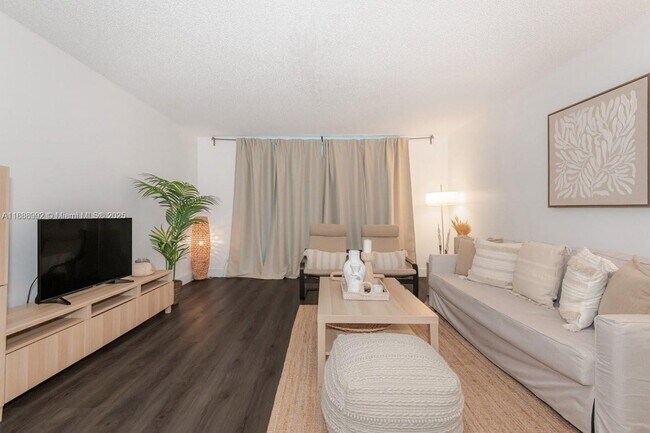 Photo - 2301 Collins Ave Unit 333