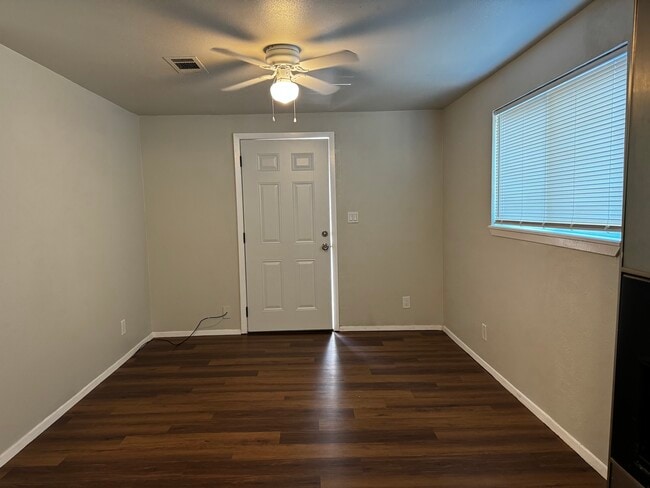 Photo - 2269 Collier St Unit #4