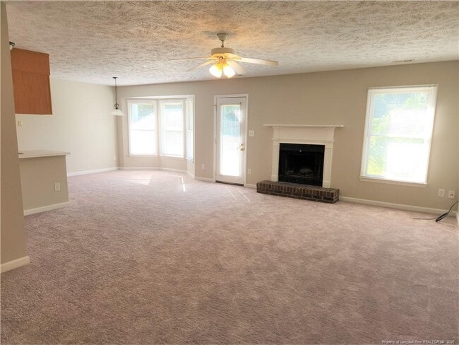 Photo - 286 Potash Pl