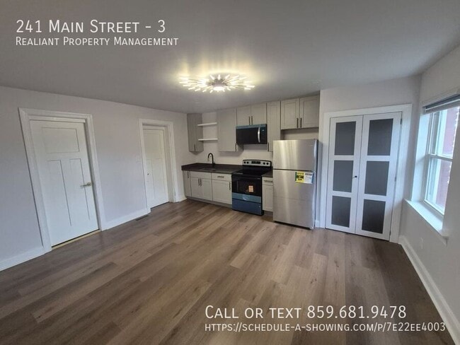 Building Photo - 241 Main St Unit 3