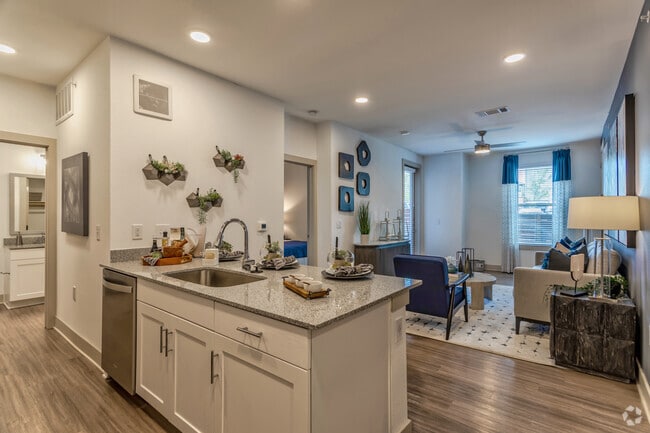 1BR,1BA - 723 SF 1A - Kitchen