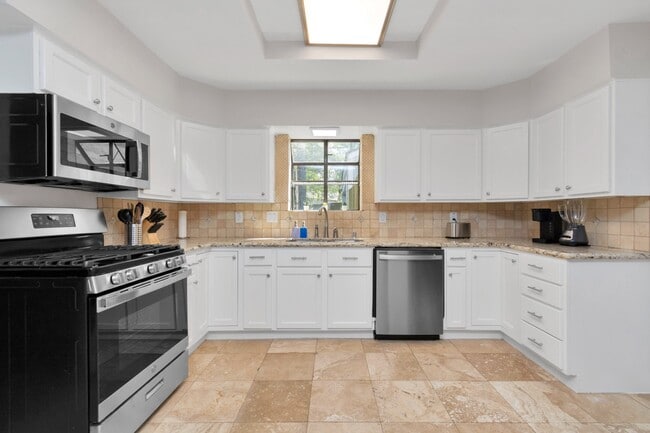 Photo - 902 Golden Bear Ln