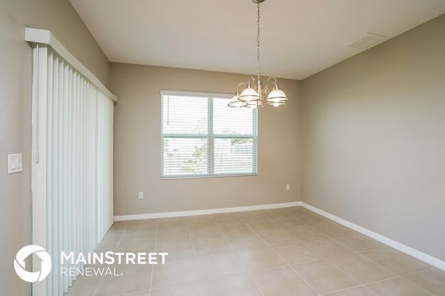 Photo - 1822 NE 4th Pl