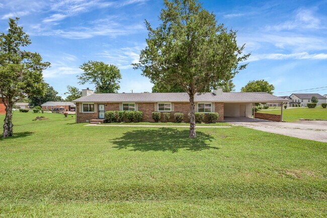 Photo - Furnished, remodeled 2BR near Nashville hospitals, all utilities and WiFi included, updated kitch...