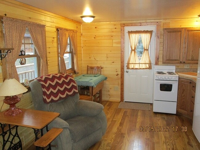 Cocina-Comedor - E10544 E Salem Ridge Rd