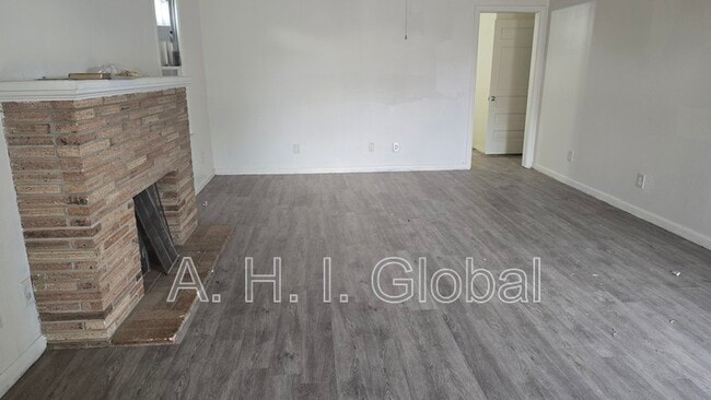 Photo - 903 N Polk St