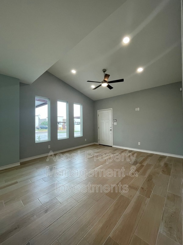 Photo - 206 Fig Dr Unit #2