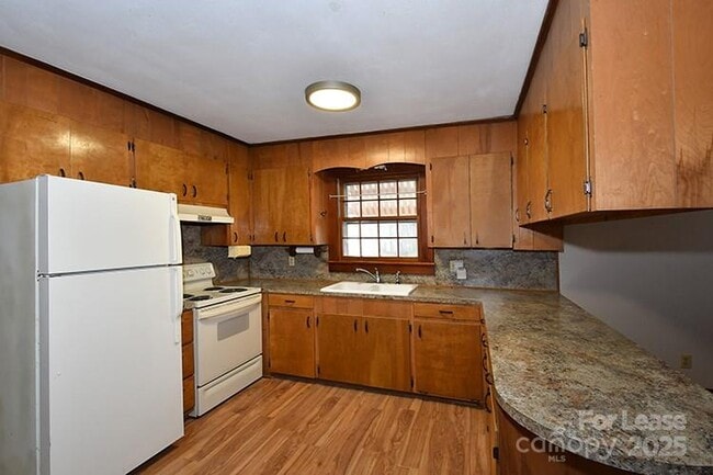 Photo - 1850 Landis Hwy