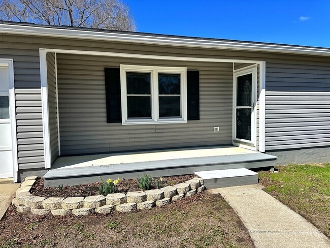 Photo - 115 Fieldcrest Dr