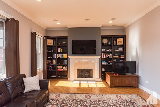 Building Photo - 2904 N Halsted St Unit 303 Rental