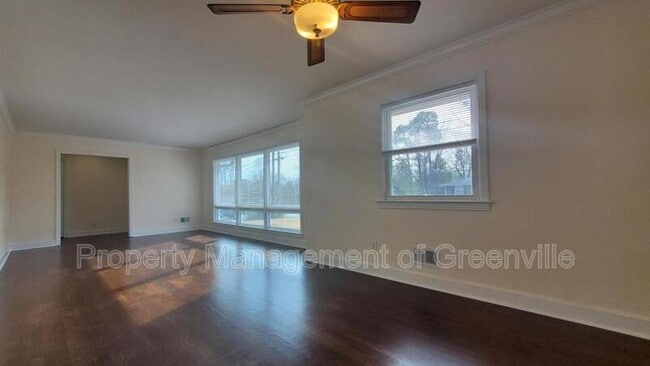 37 Lisa Dr