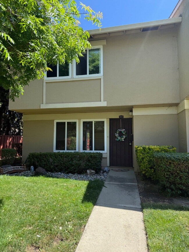 Charming 3 Bedroom 1.5 Bathroom Condo in F... - Charming 3 Bedroom 1.5 Bathroom Condo in F...