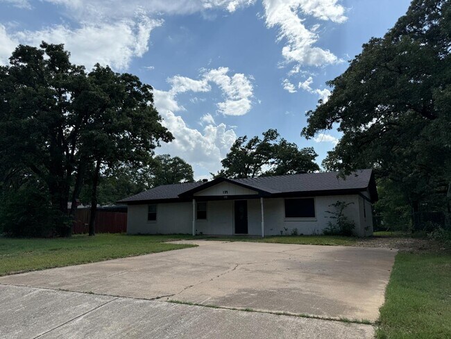 Photo - 125 Briarwood Dr