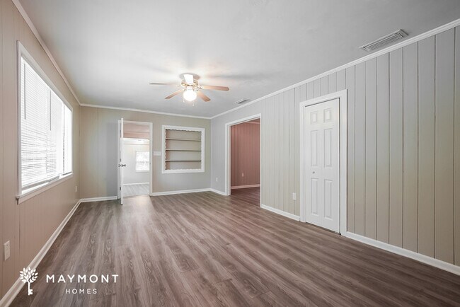Photo - 307 Willard Ave