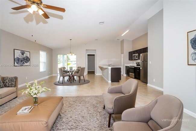 Photo - 511 SW Nadell Ave