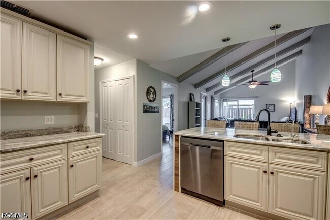 Photo - 6337 Royal Woods Dr