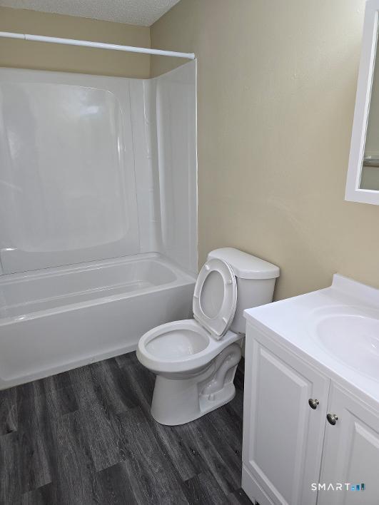 Photo - 215 Waterville St Unidad 7