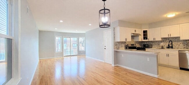 Photo - 11-13-13 Wallis Ave Unit 1