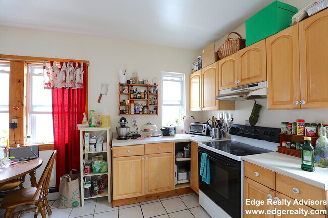 Photo - 19 Antwerp St Unit 2