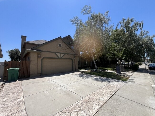 Photo - 511 Bluff Dr