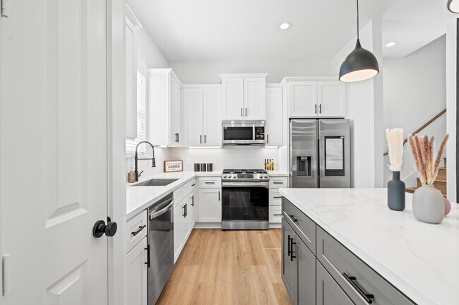 Photo - 5208 Pine Tree Dr