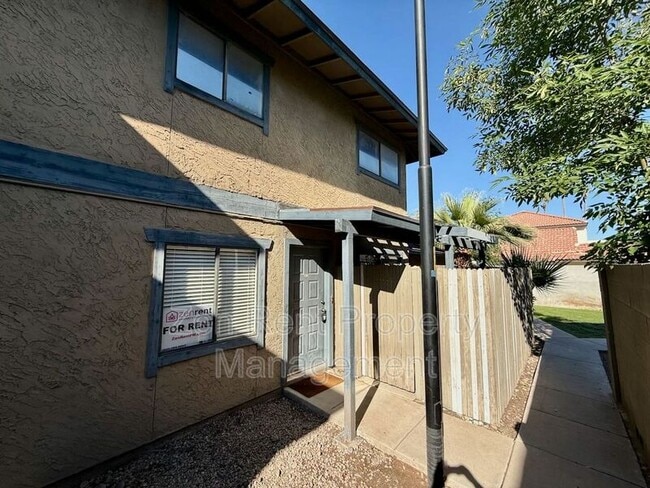 Building Photo - 286 W Palomino Dr