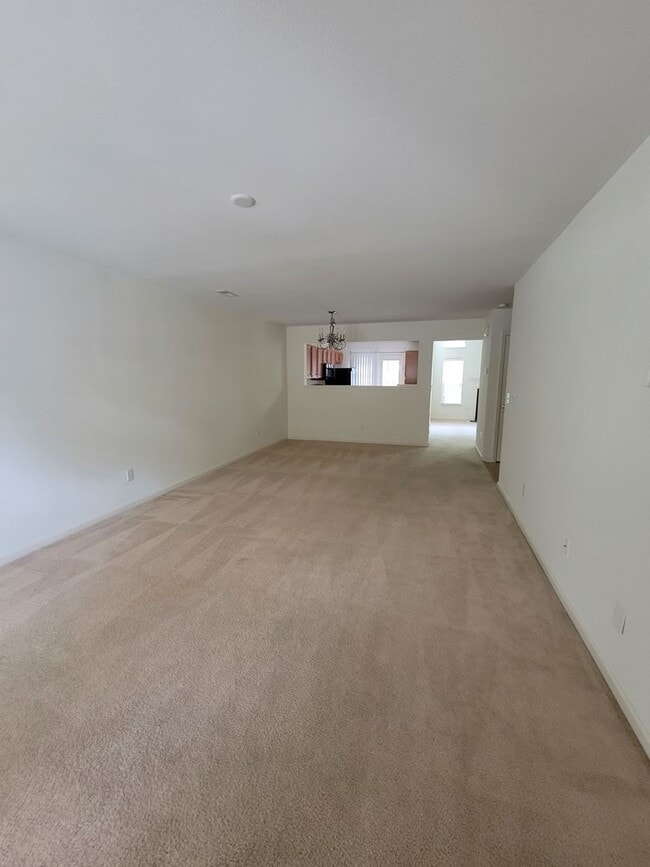 Photo - 3 BR townhome in Jamestown!