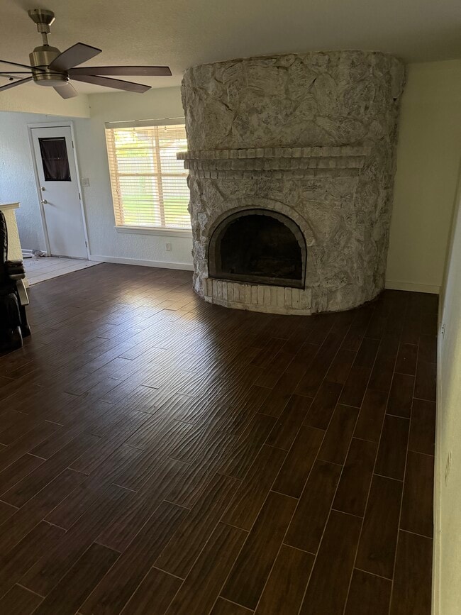Photo - 137 Old Angleton Rd