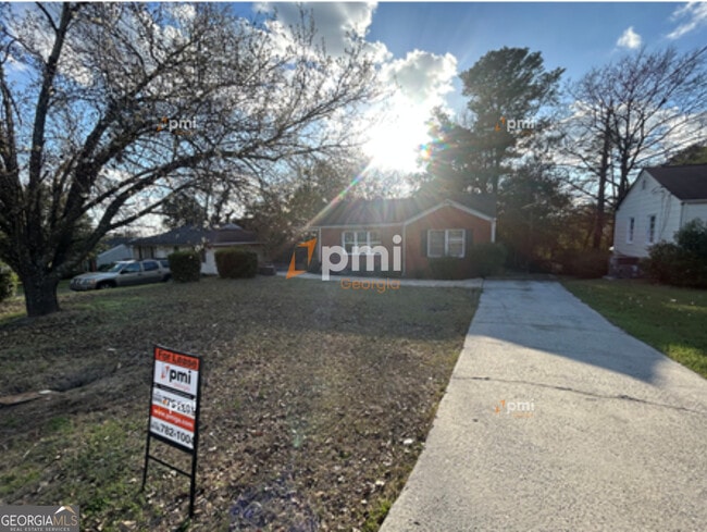 Building Photo - 3149 Somerset Dr