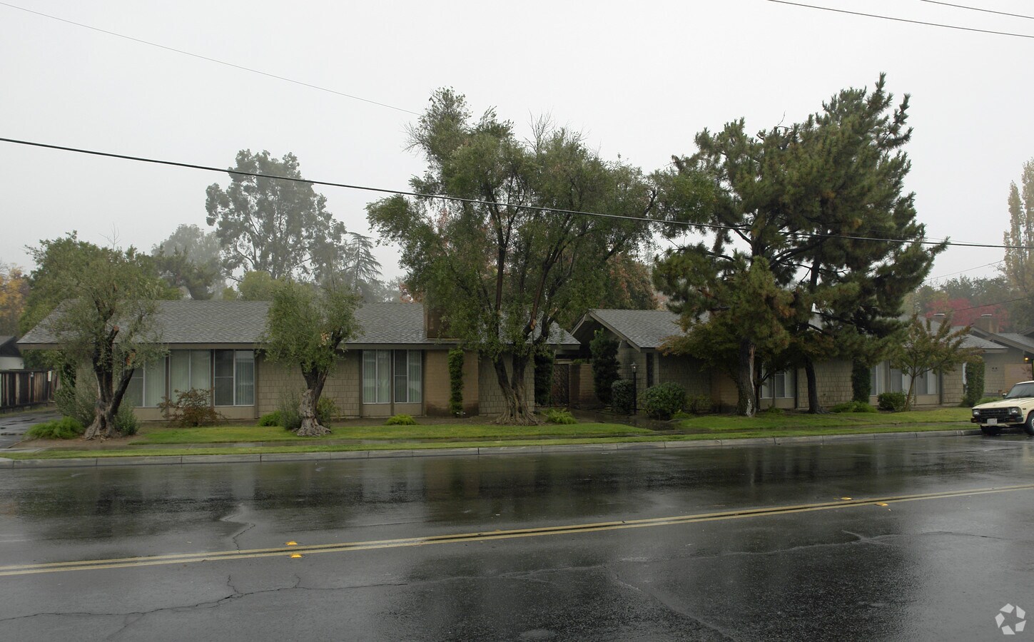 Photo - 1011 E Ashlan Ave