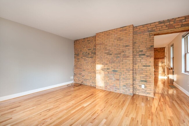 Photo - 834 Summit St Unit A