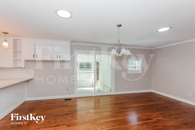 Photo - 120 Keowee Cir