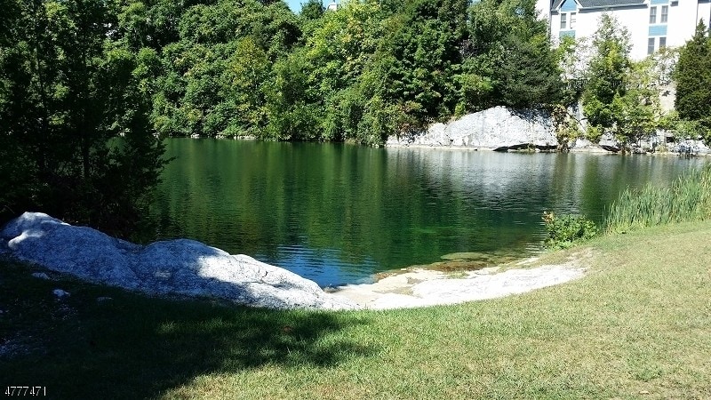 Photo - 100 Heritage Ln